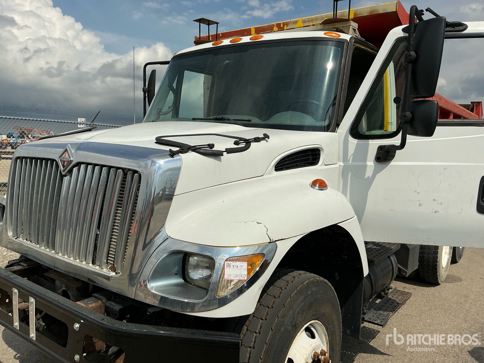 Photo of 2006 International 7400
