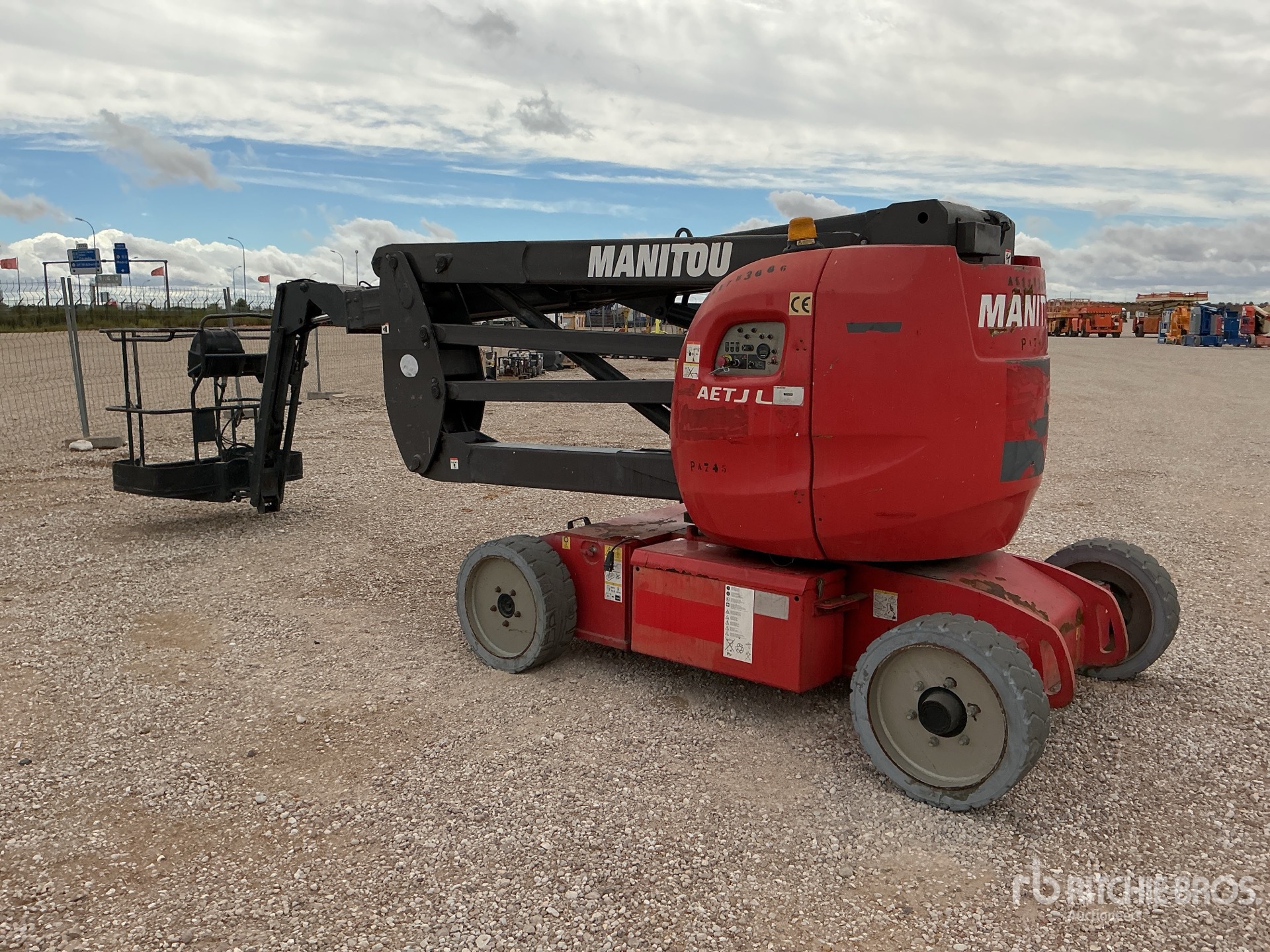 2011 Manitou 170AETJ
