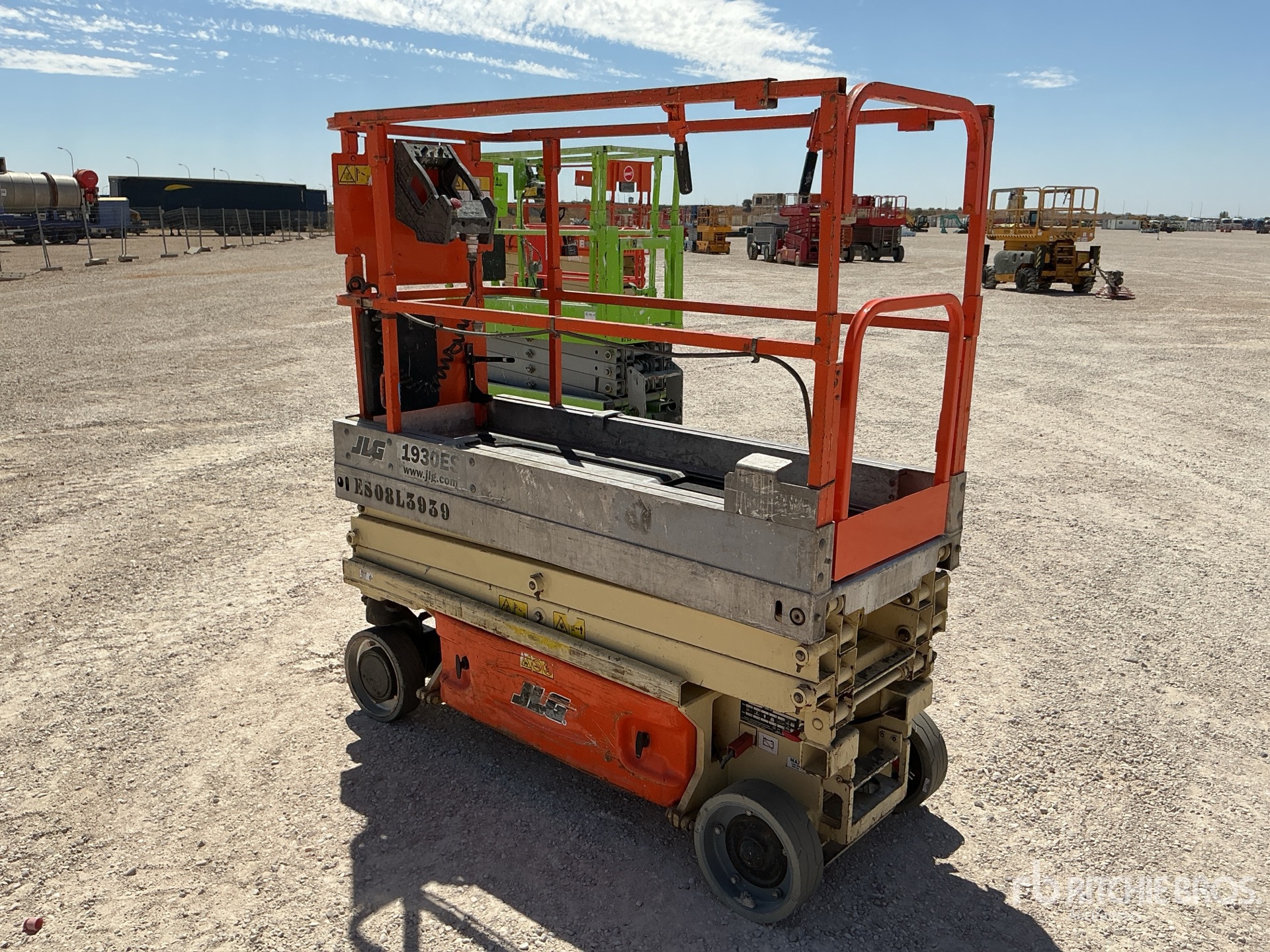 2010 JLG 1930ES