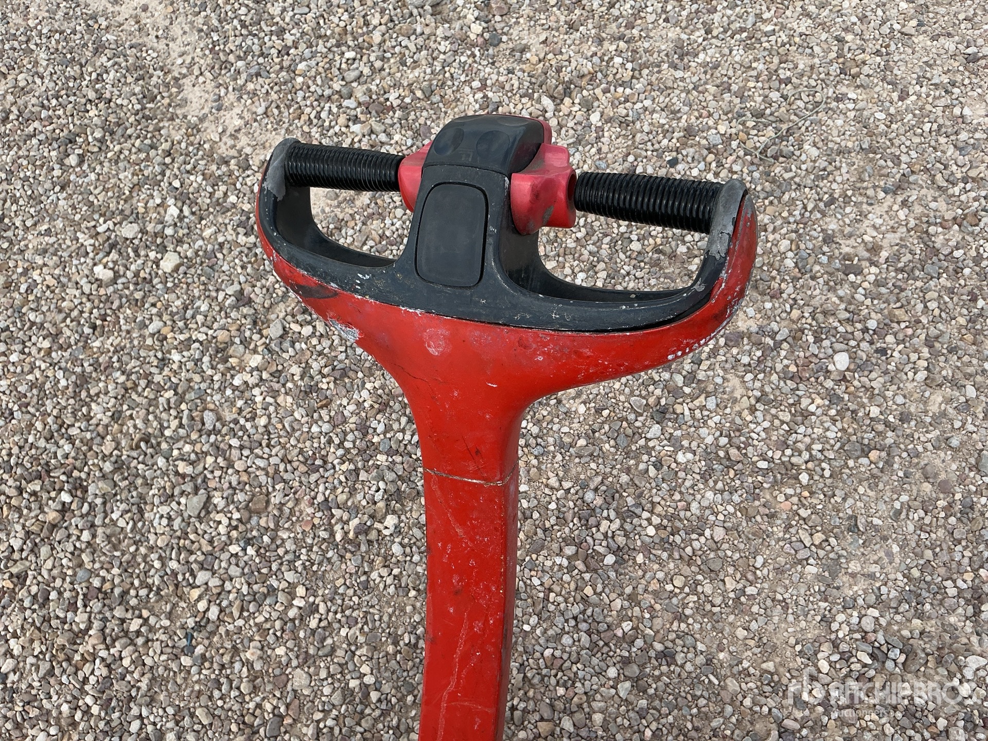 2002 Linde T18