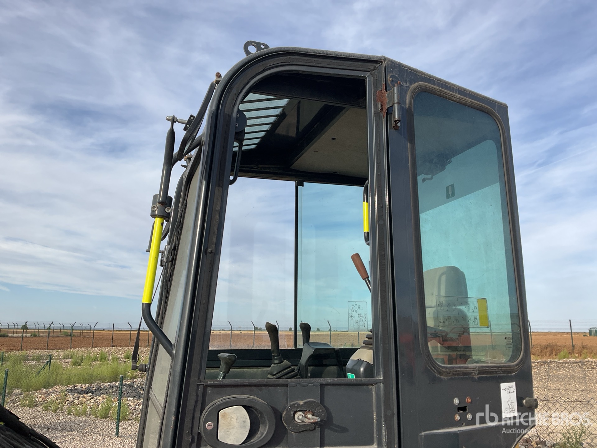 2018 Komatsu PC26MR-3