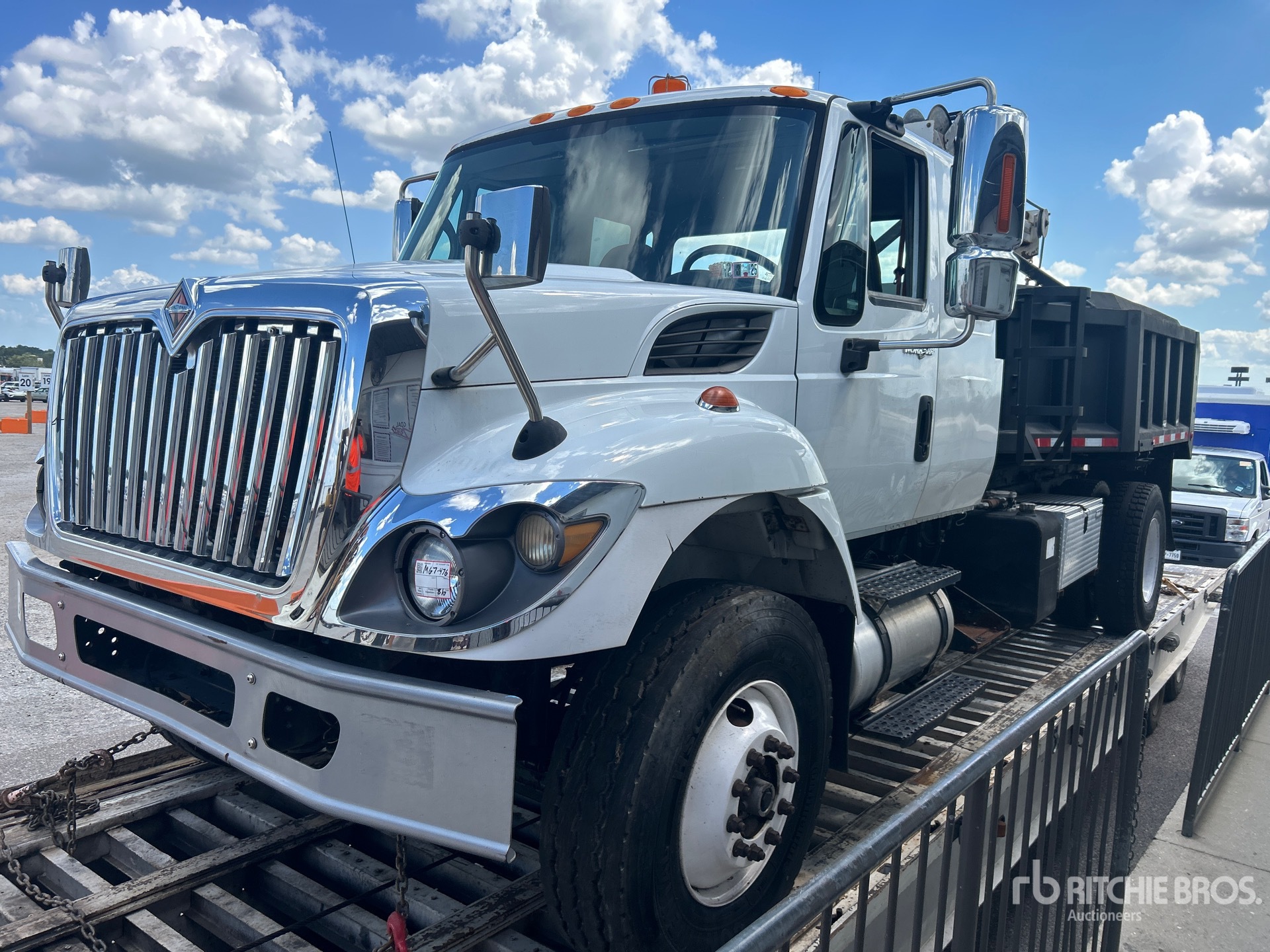 2009 International 7400 SBA