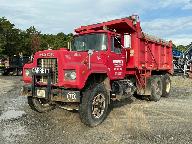 1989 Mack RD690SX 6x4 T/A Dump Truck