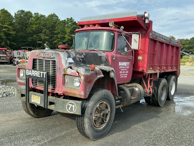 1989 Mack RD690SX 6x4 T/A Dump Truck