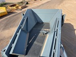 Feeder with Feed Hopper