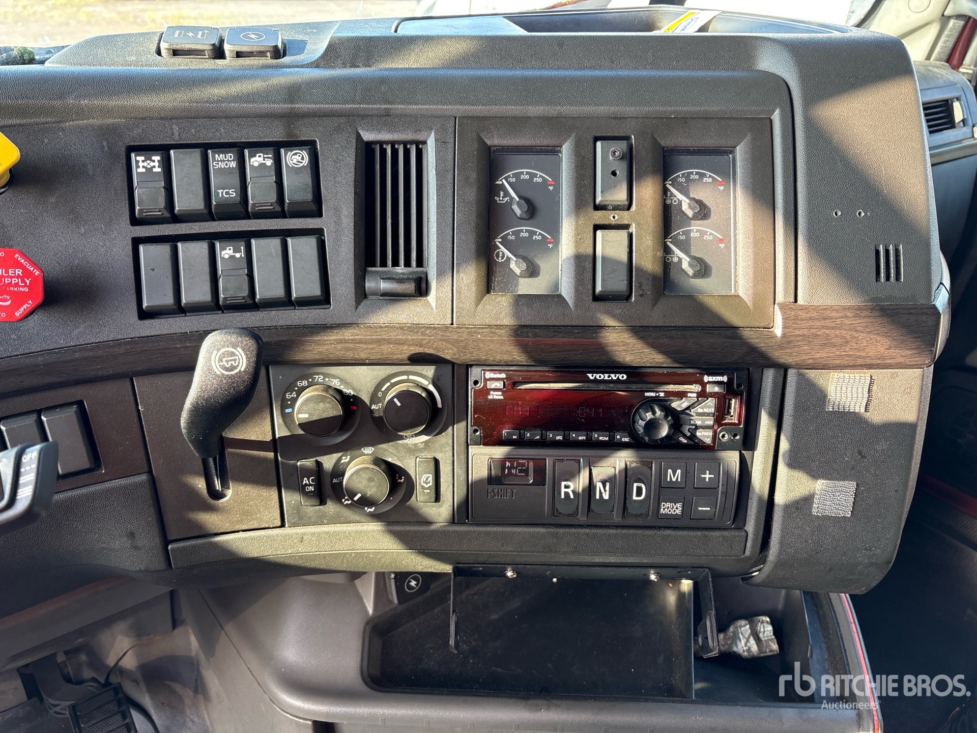 2022 Volvo VNL860