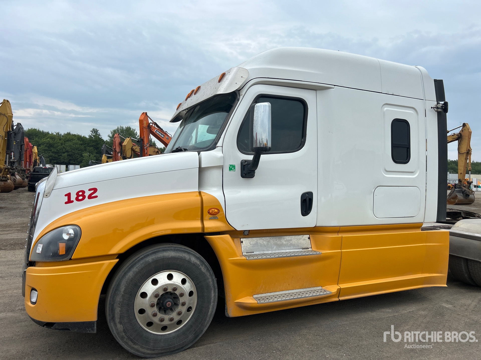 2018 Freightliner CASCADIA 125