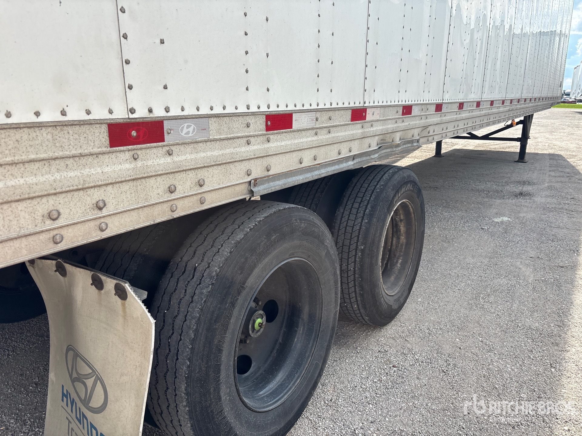 2020 Hyundai 53 FT X 102 IN T/A