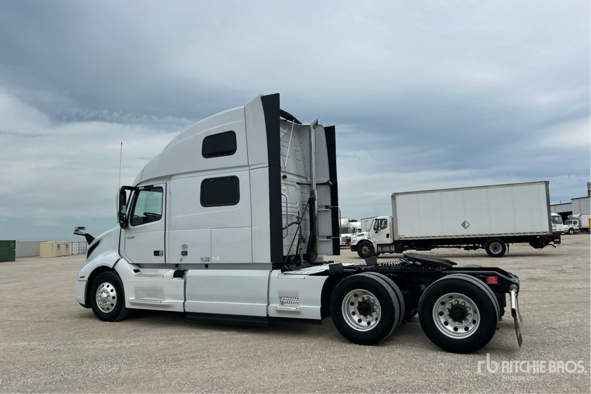 2023 Volvo VNL860