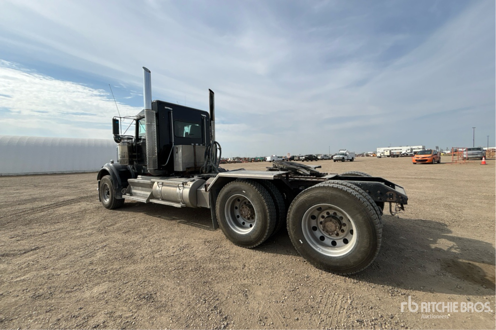 2023 Kenworth W900