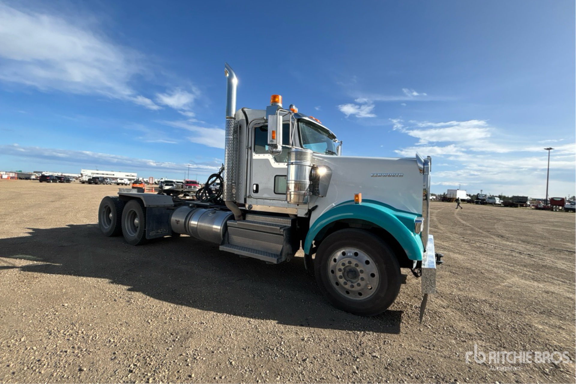2025 Kenworth W900