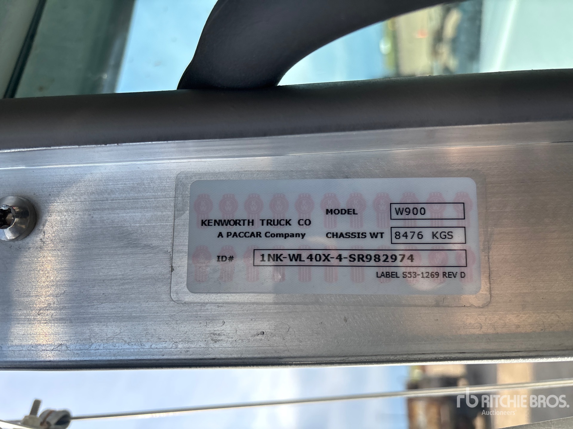2025 Kenworth W900