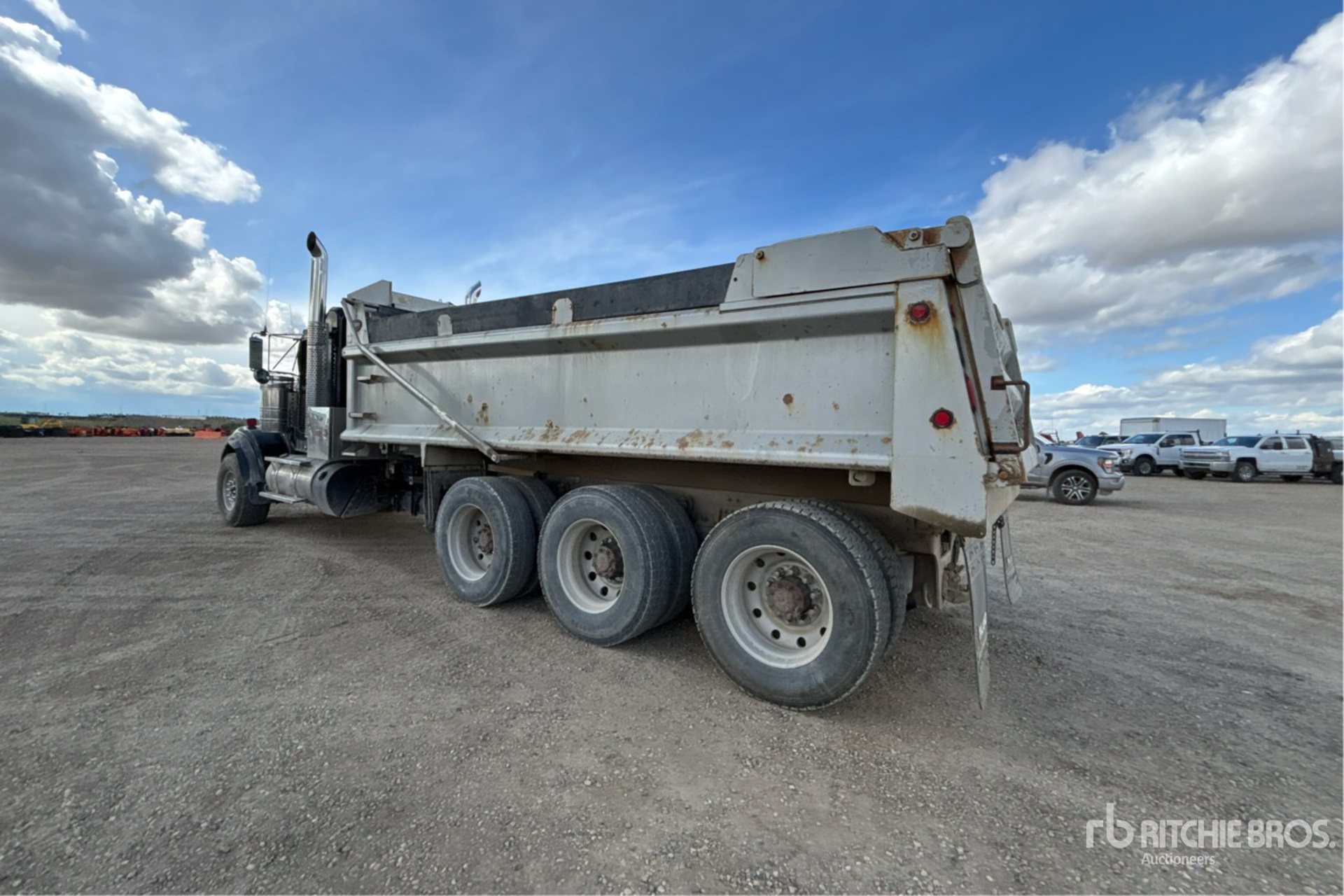 2022 Kenworth W900