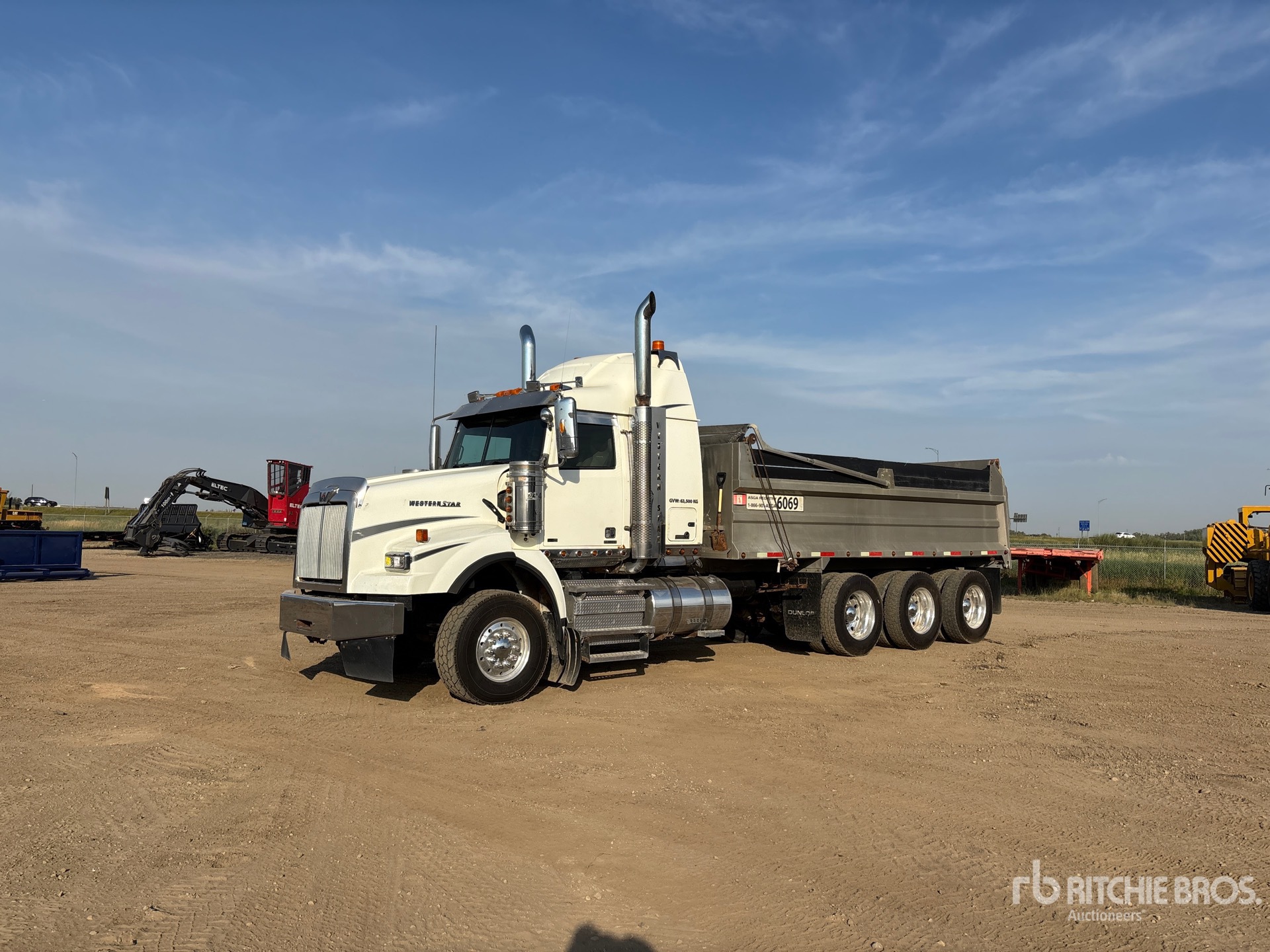 2015 Western Star 8X6 SLEEPER