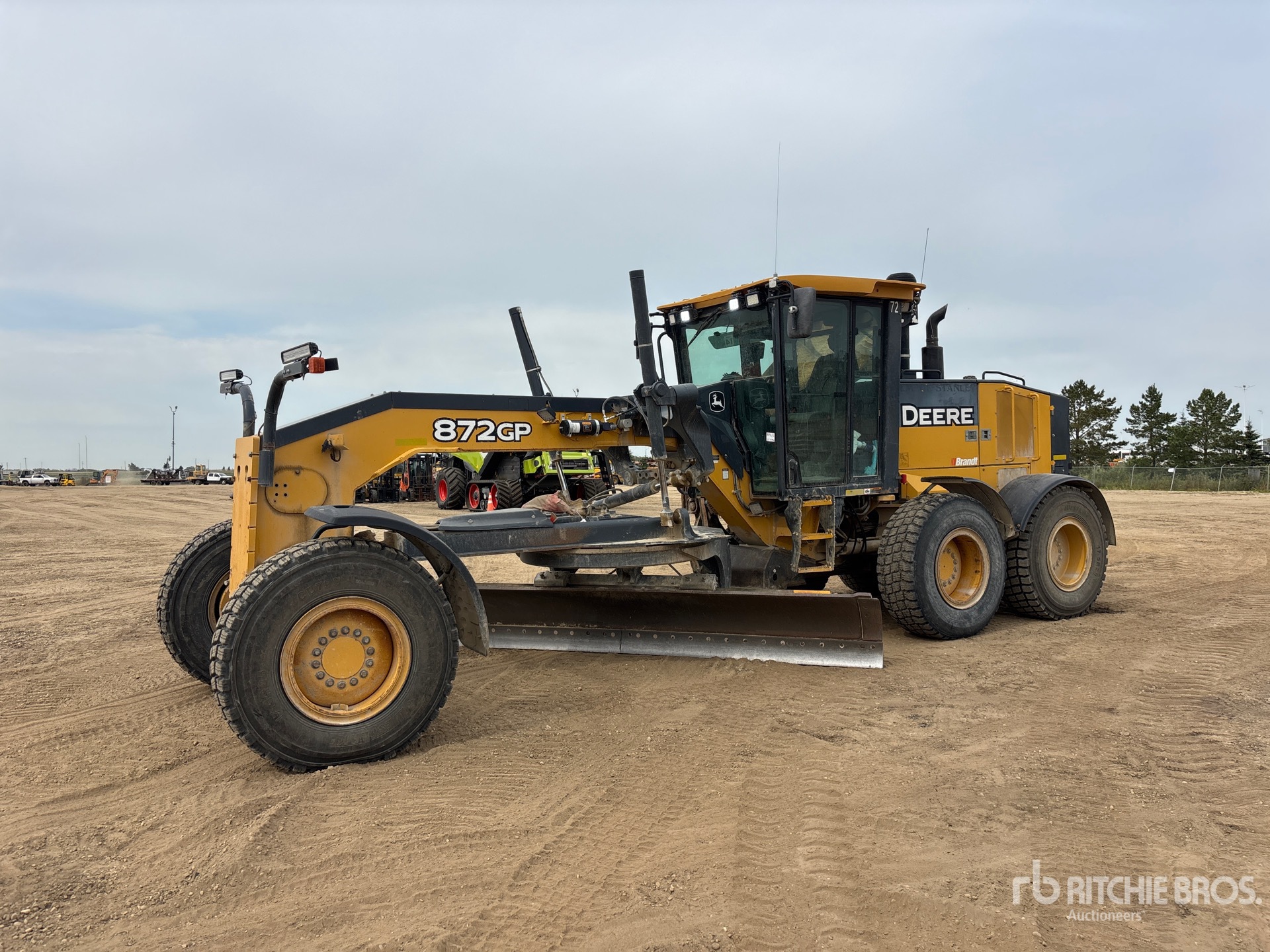 Photo of 2017 John Deere 872GP