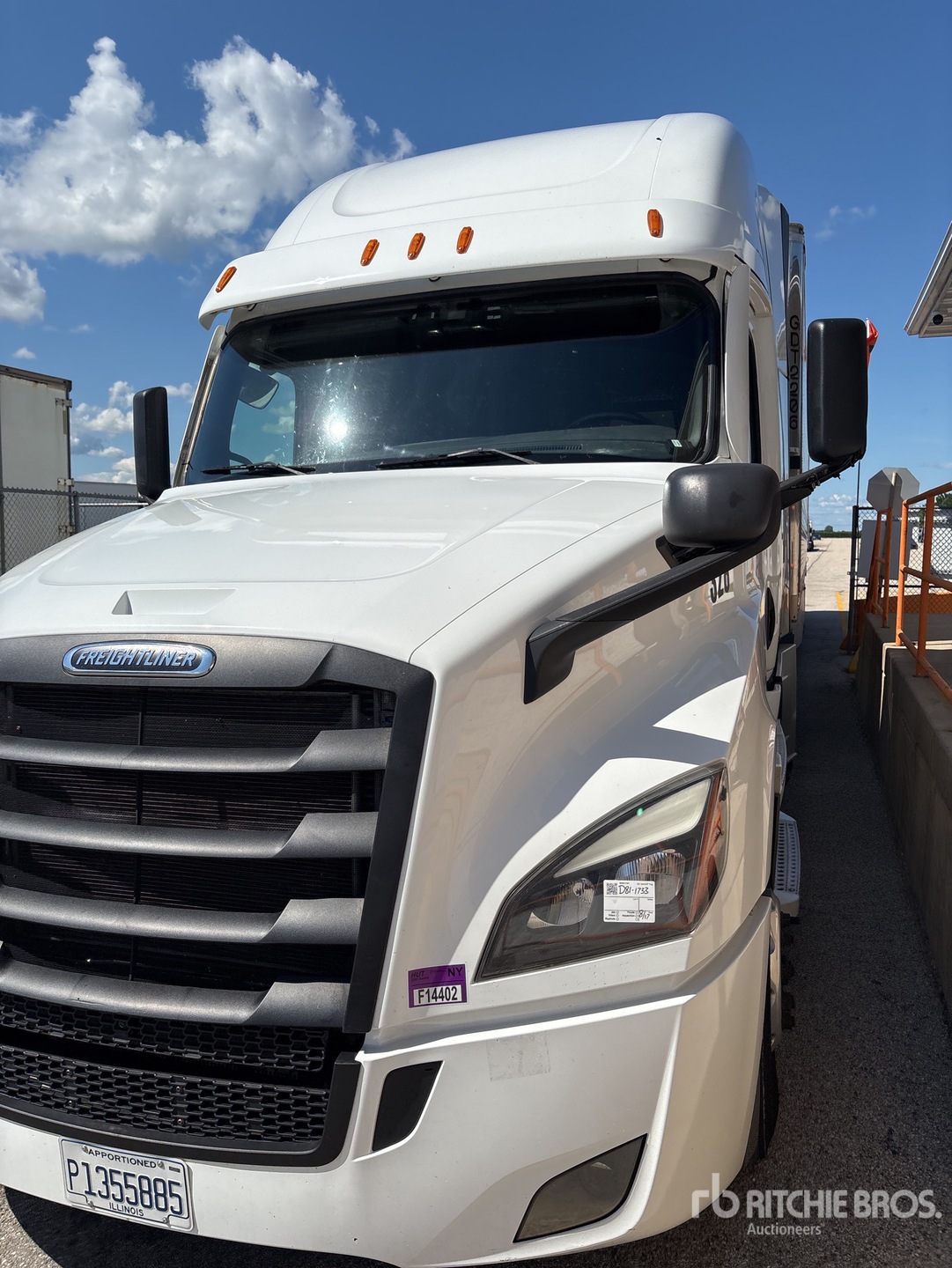 2022 Freightliner CASCADIA 126