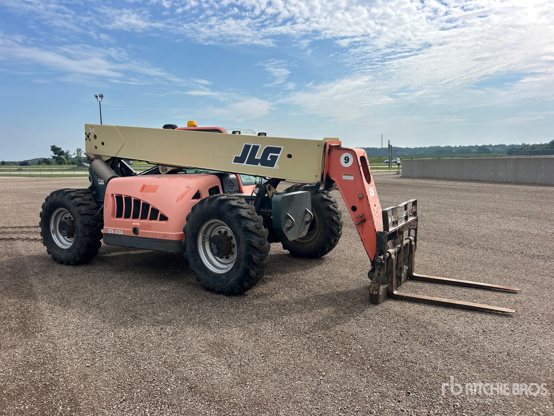 2007 JLG G9-43A