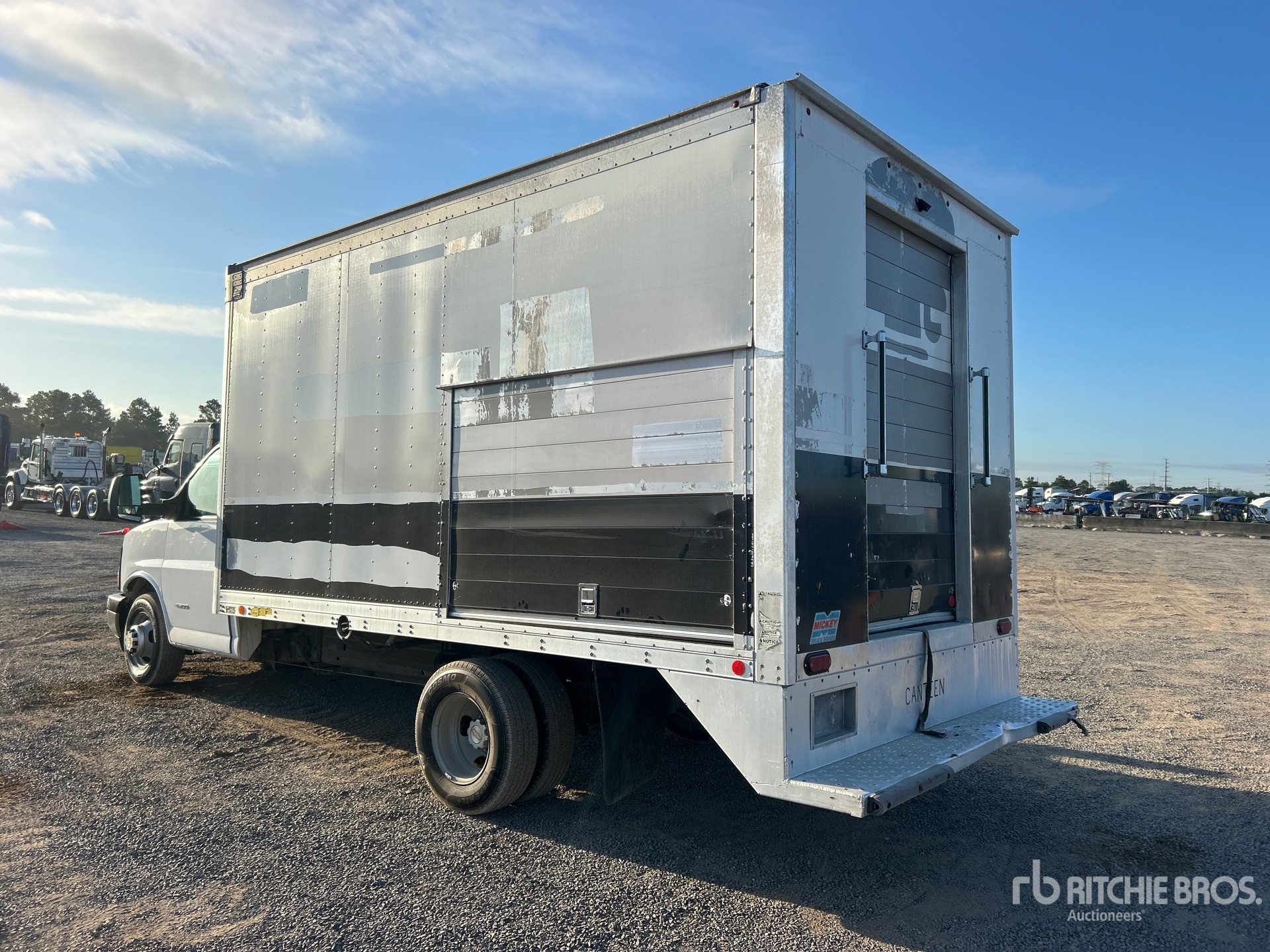 General Appearance with Picture, Left Rear Corner