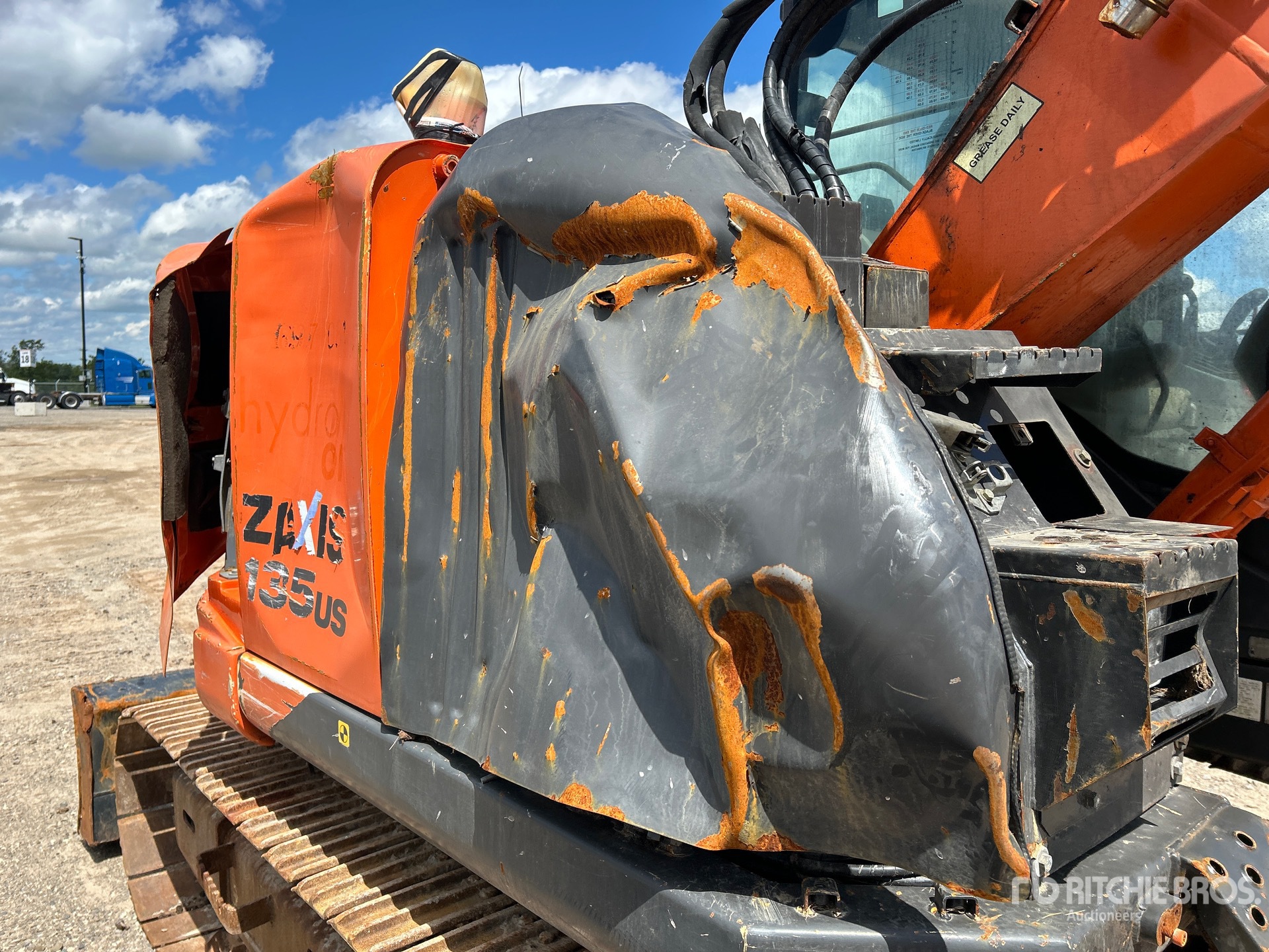 2015 Hitachi ZX160LC-5