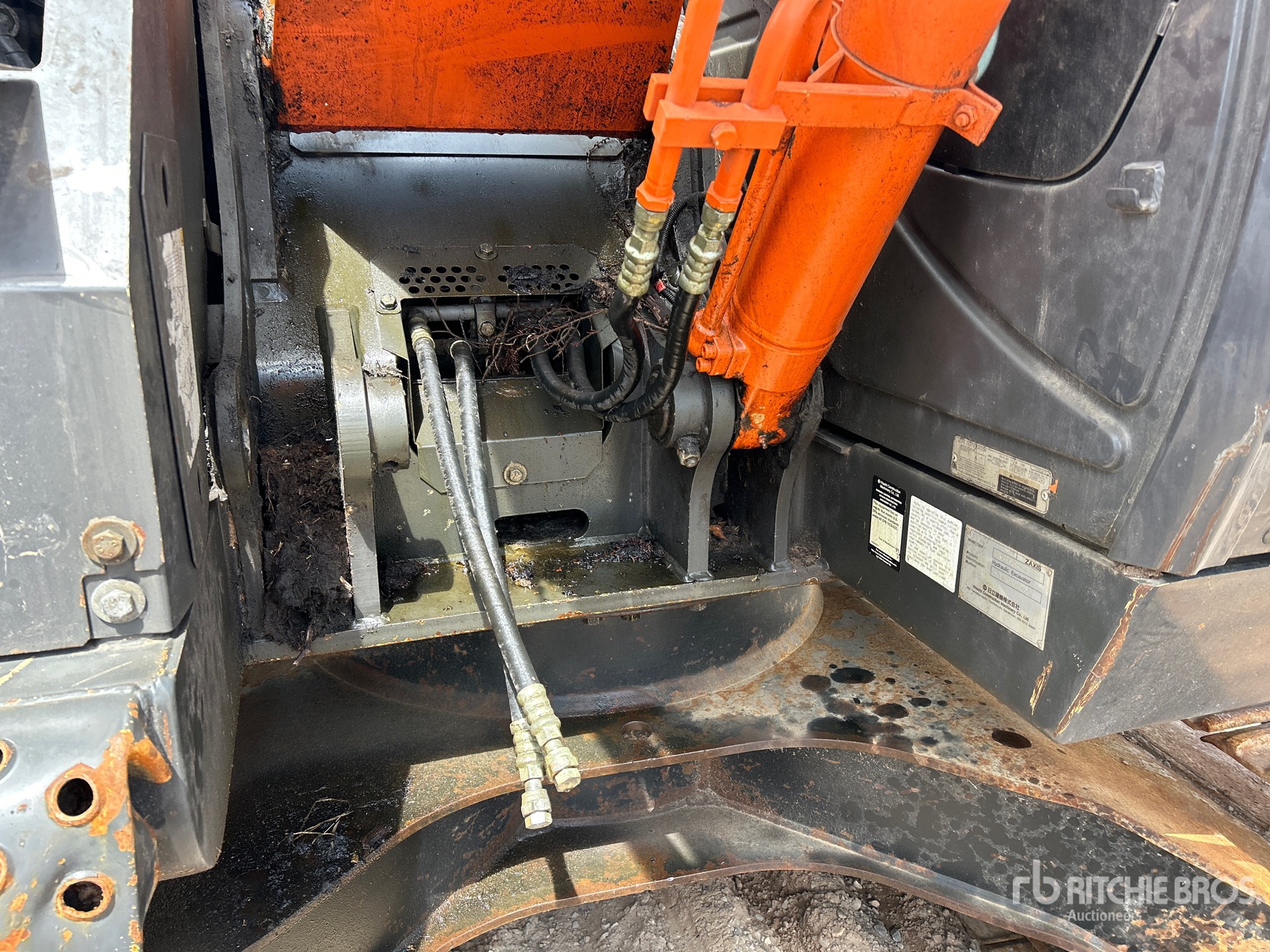 2015 Hitachi ZX160LC-5