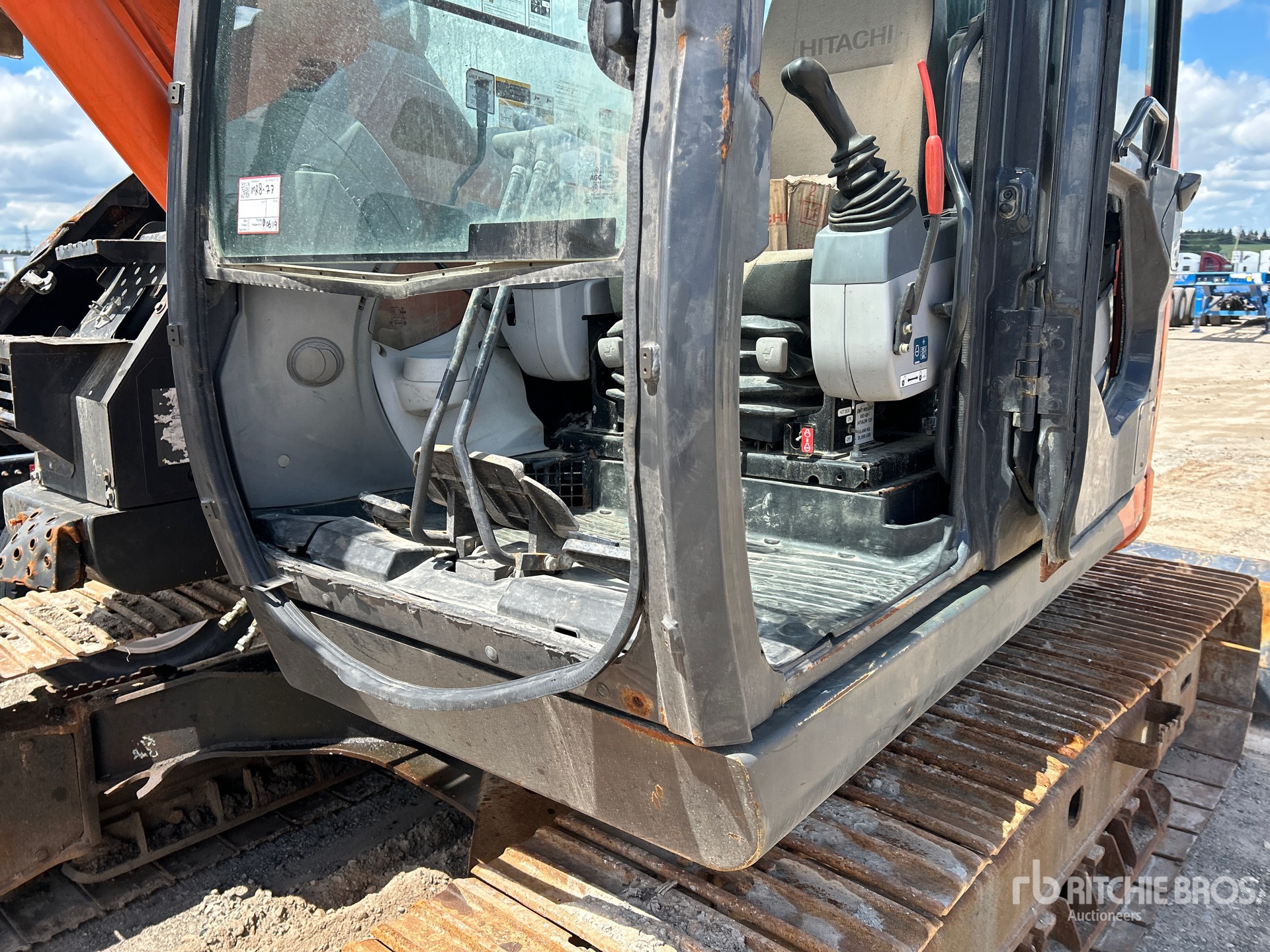 2015 Hitachi ZX160LC-5