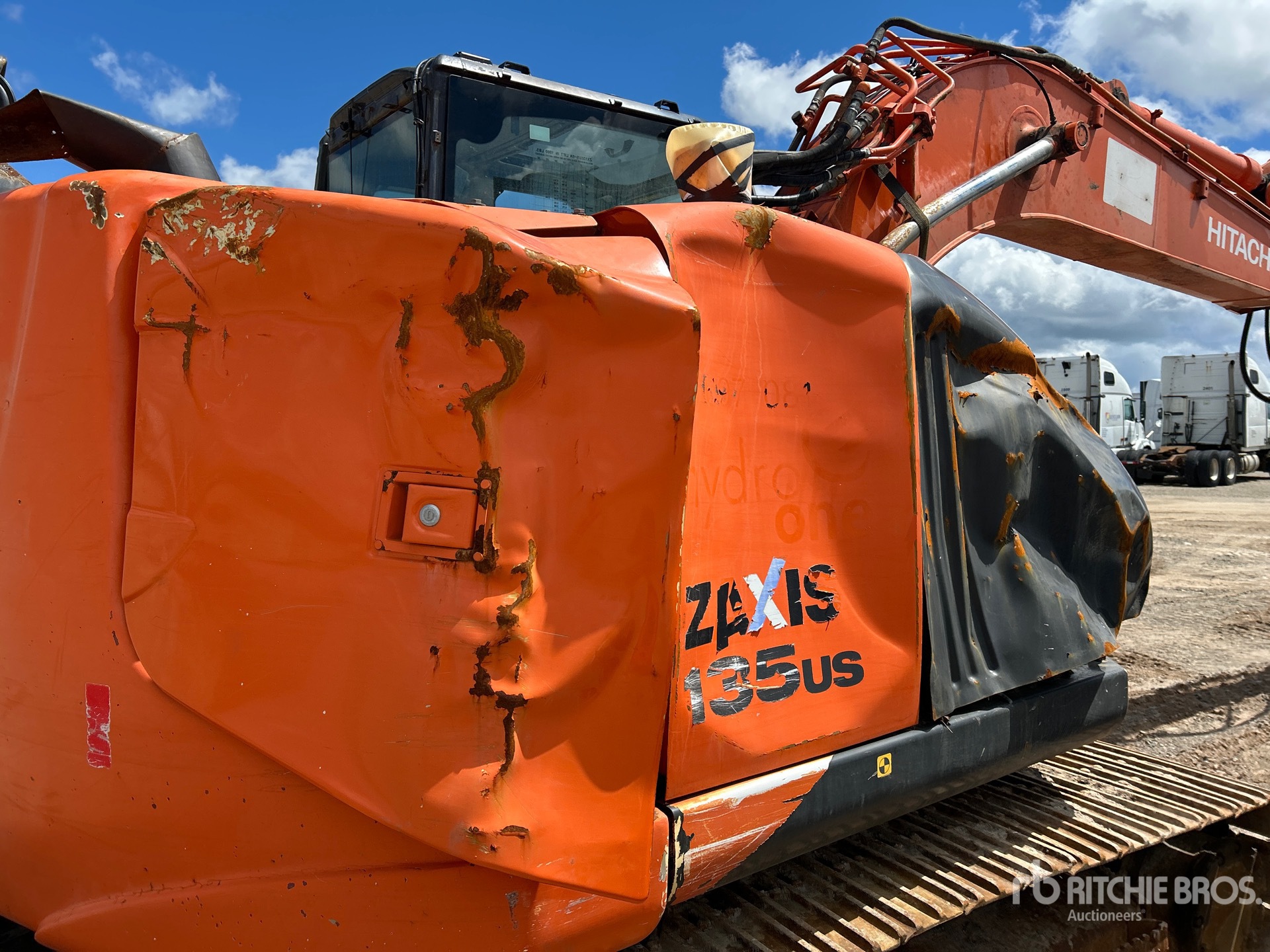 2015 Hitachi ZX160LC-5