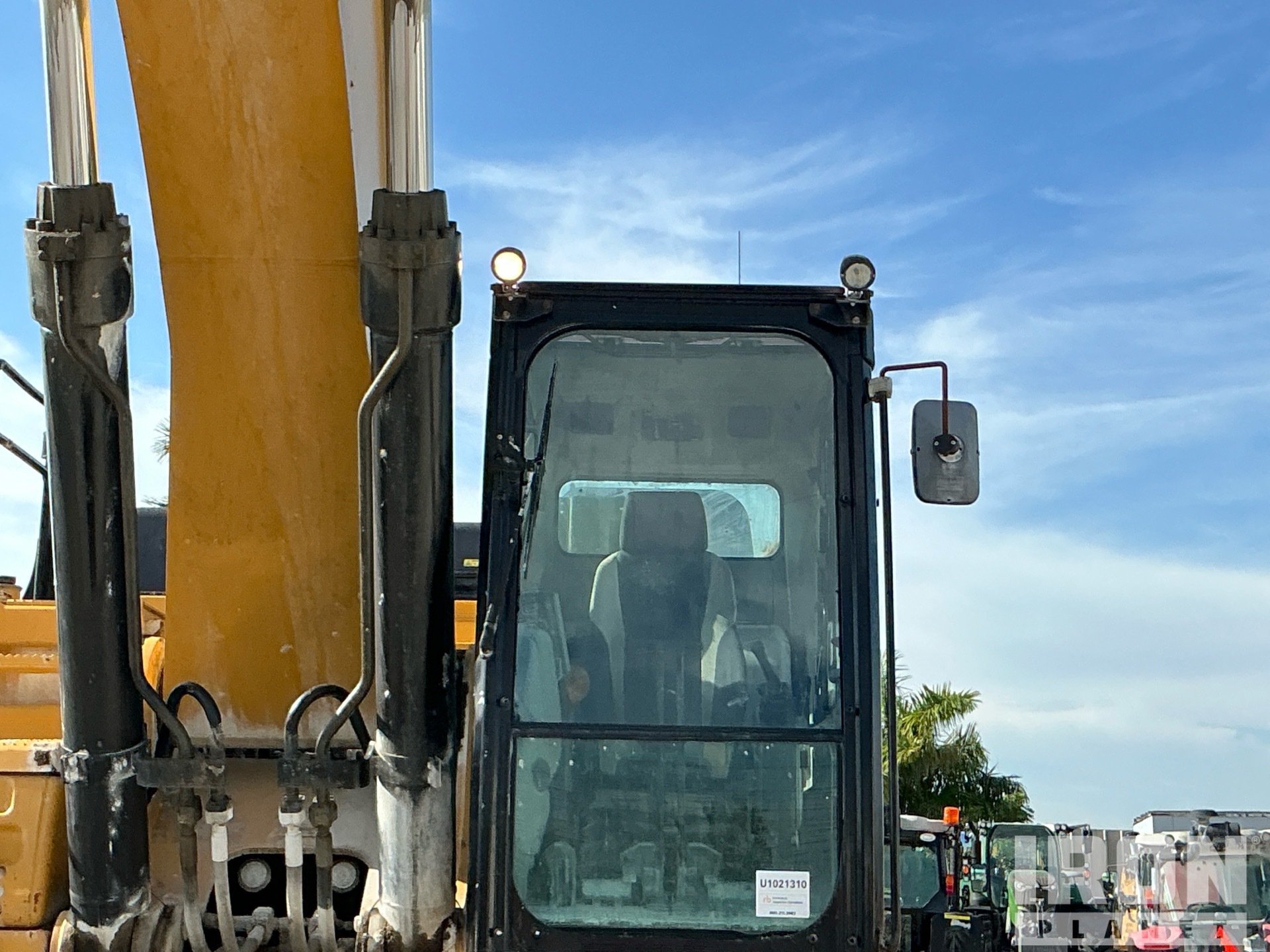 2017 Caterpillar 349F L