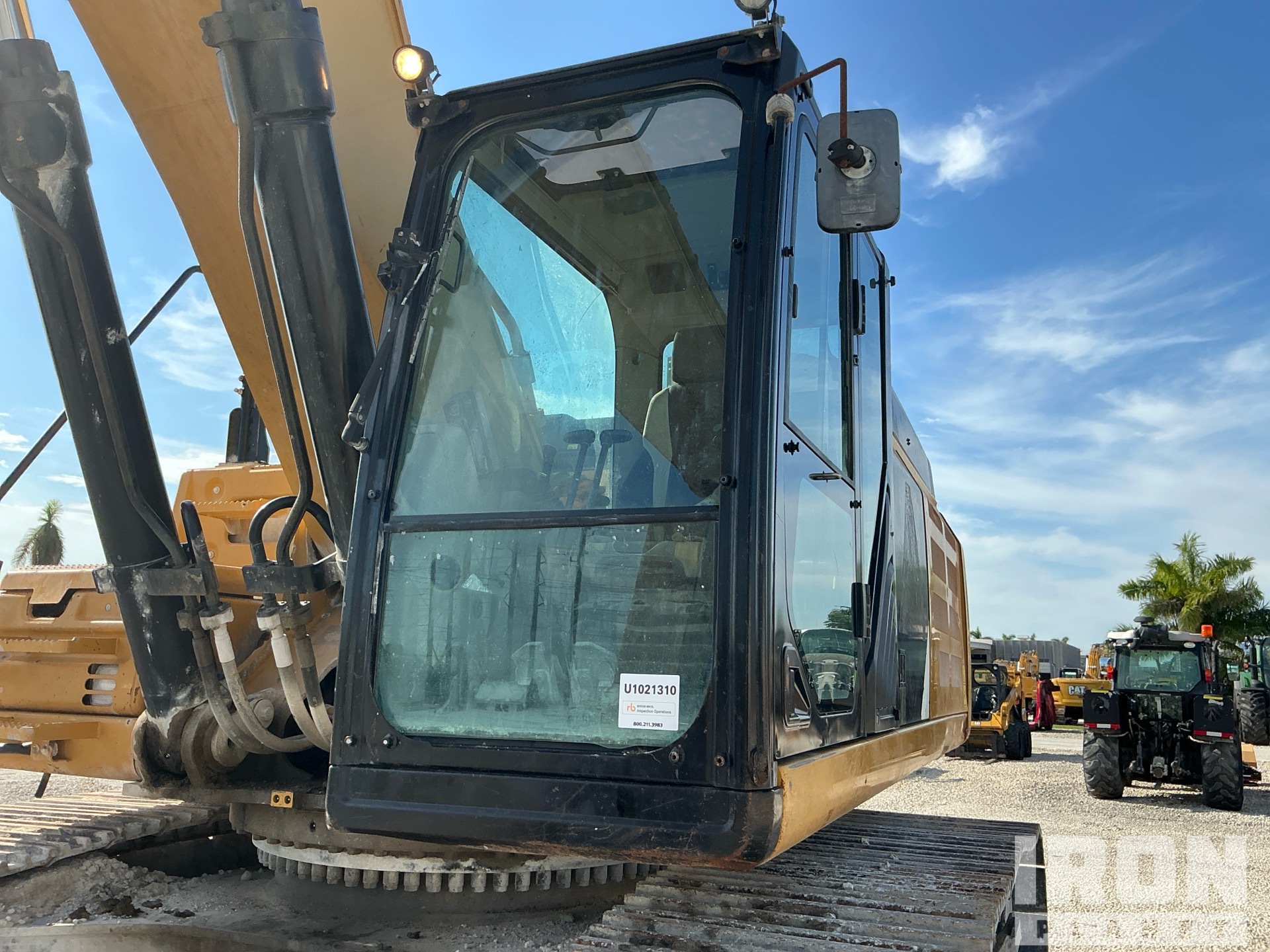 2017 Caterpillar 349F L