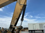 Hydraulics with Bucket Cylinder