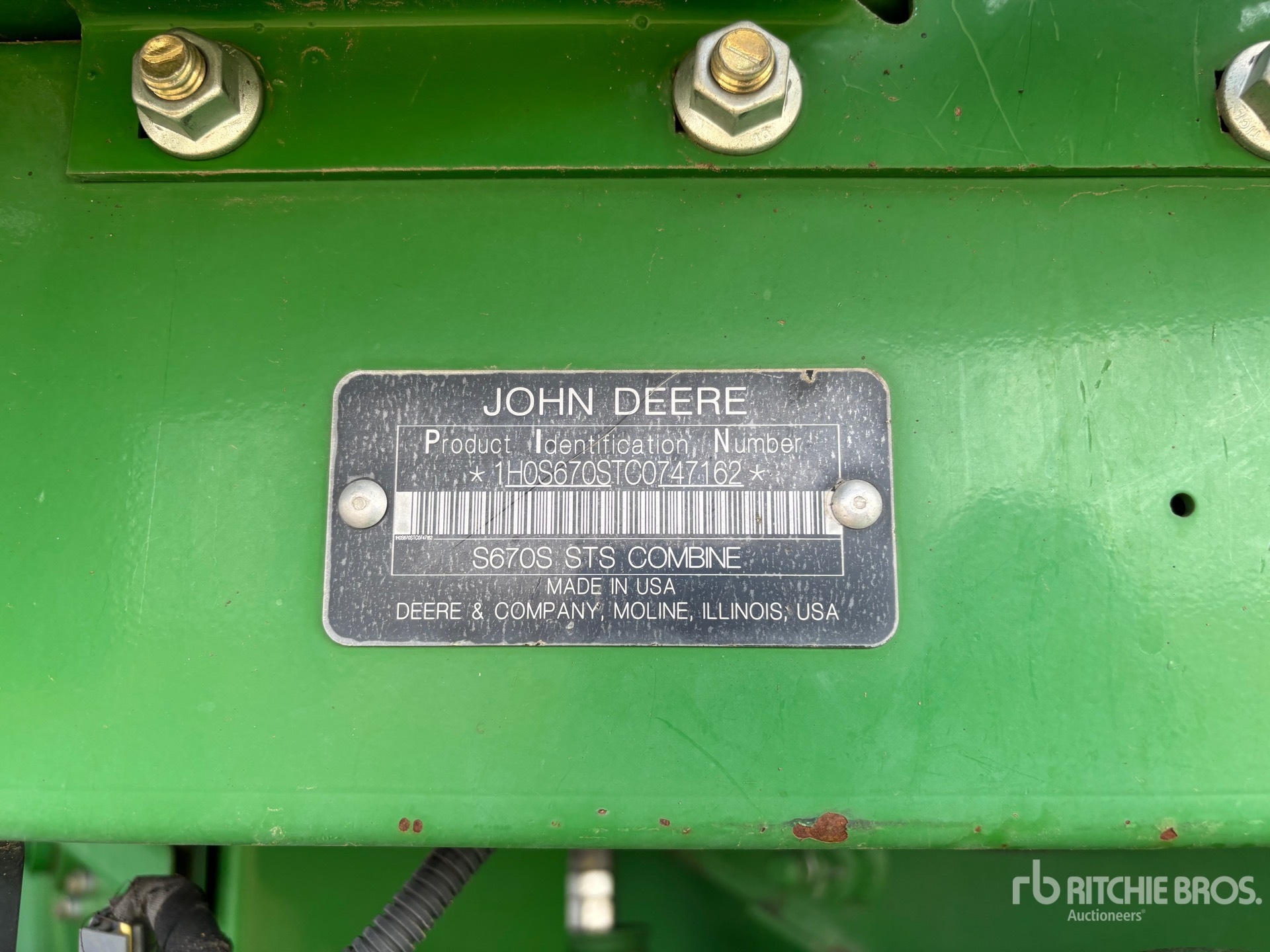 John Deere S670
