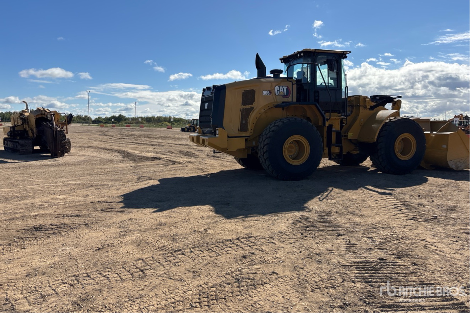 2025 Caterpillar 966