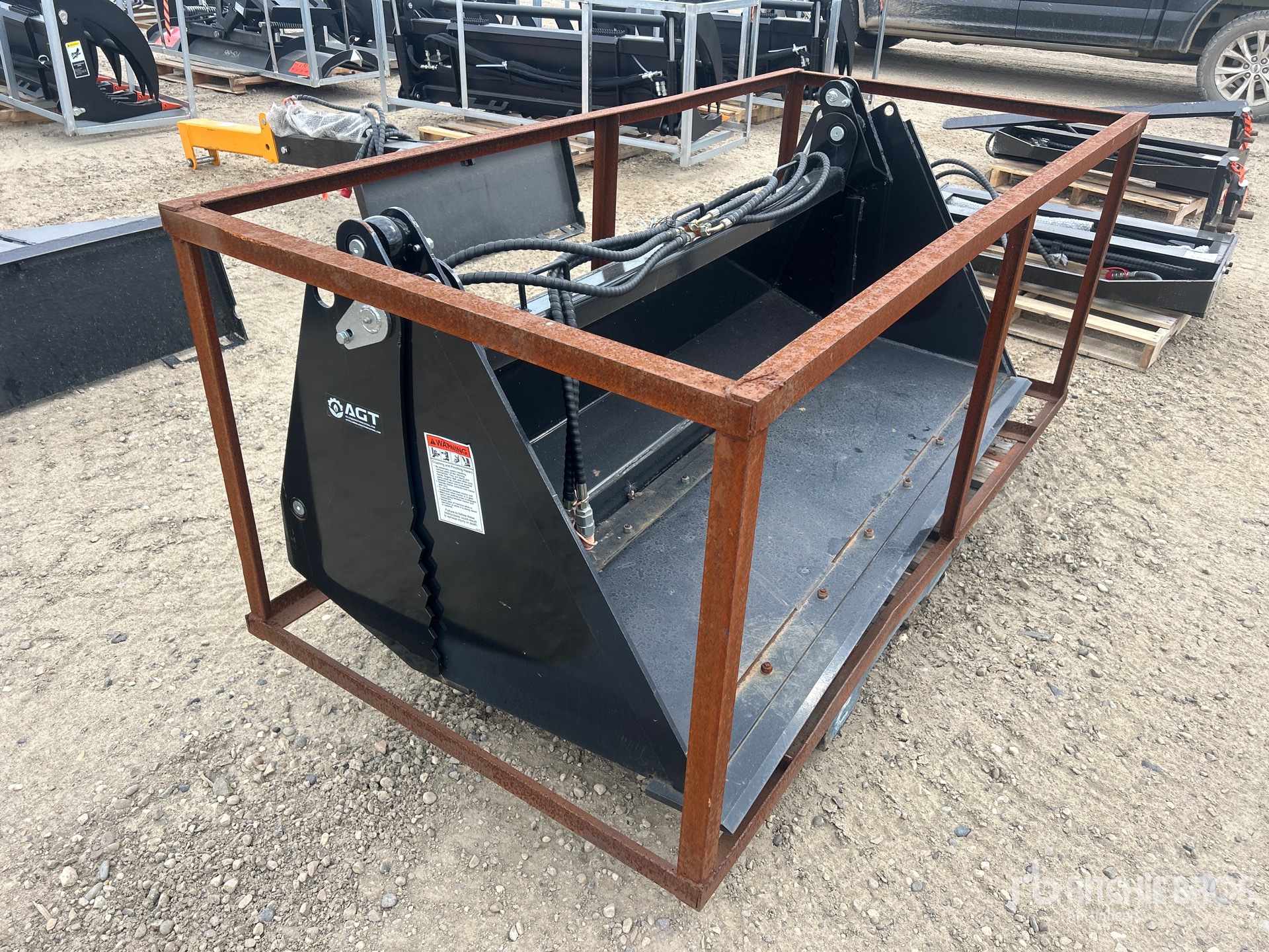 General Appearance with Picture, Right Front Corner