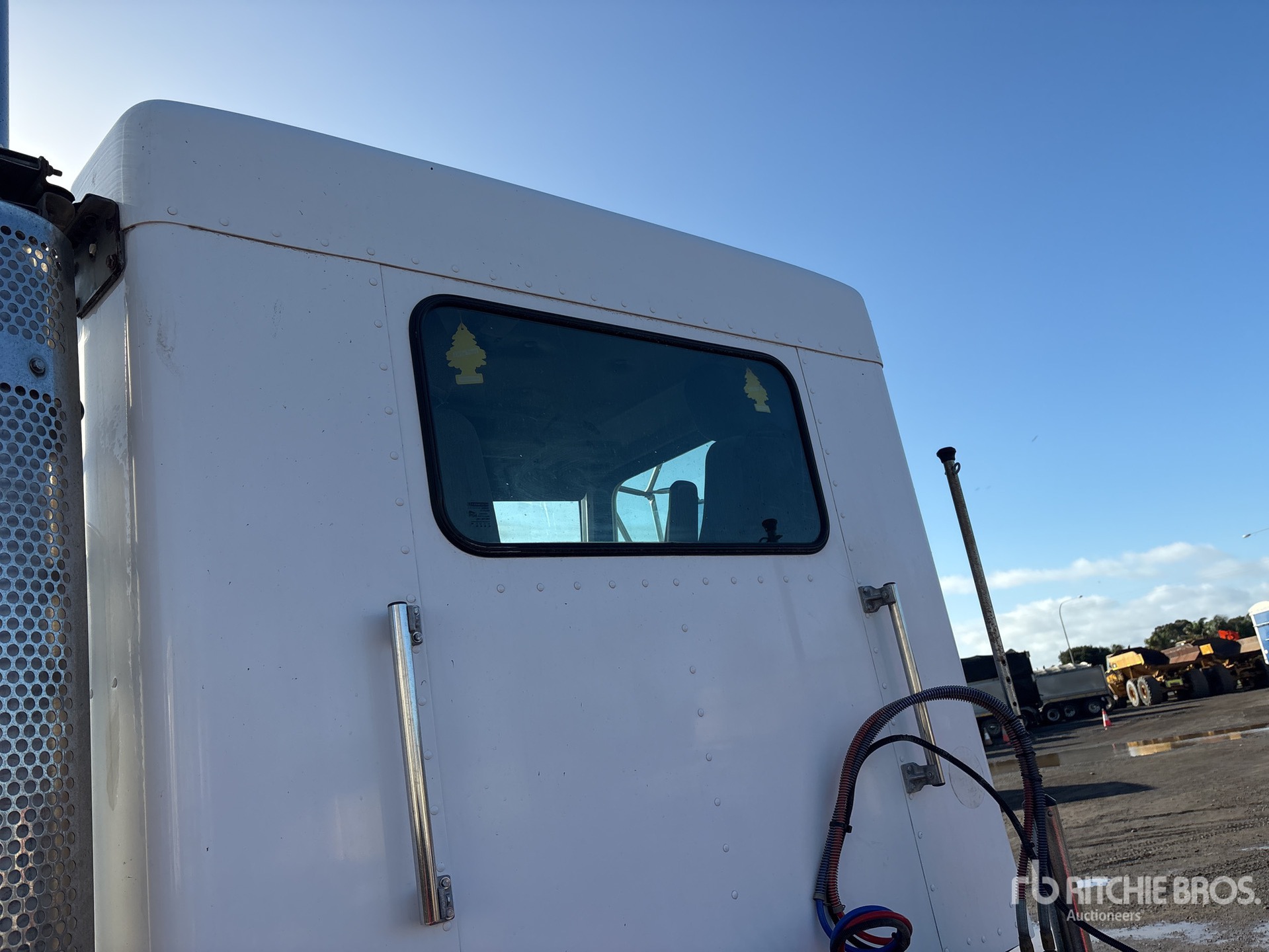 2005 Kenworth T350