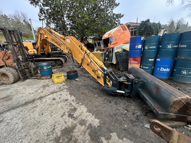 Hyundai R140LC-9 Tracked Excavator Hyundai R140LC-9 Tracked Excavator