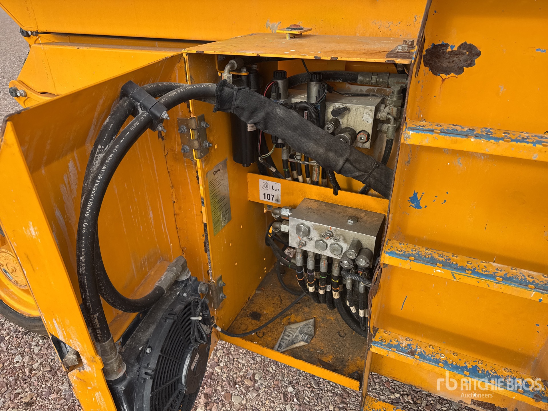 2016 Genie GS3384