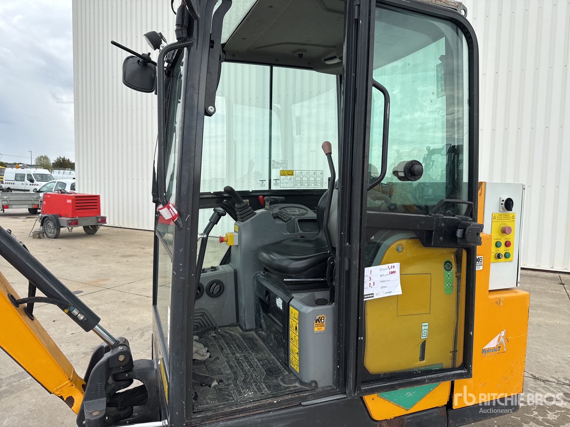 2020 Bobcat E17
