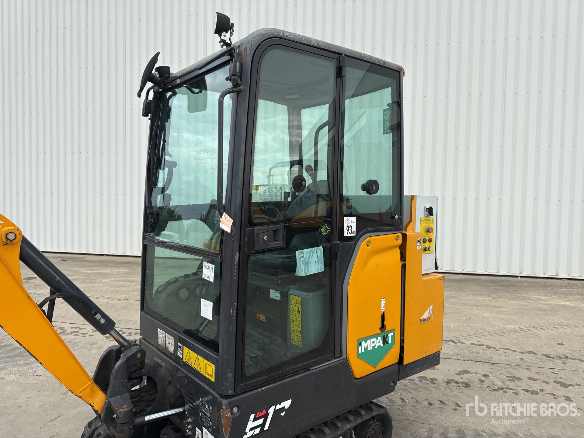 2020 Bobcat E17