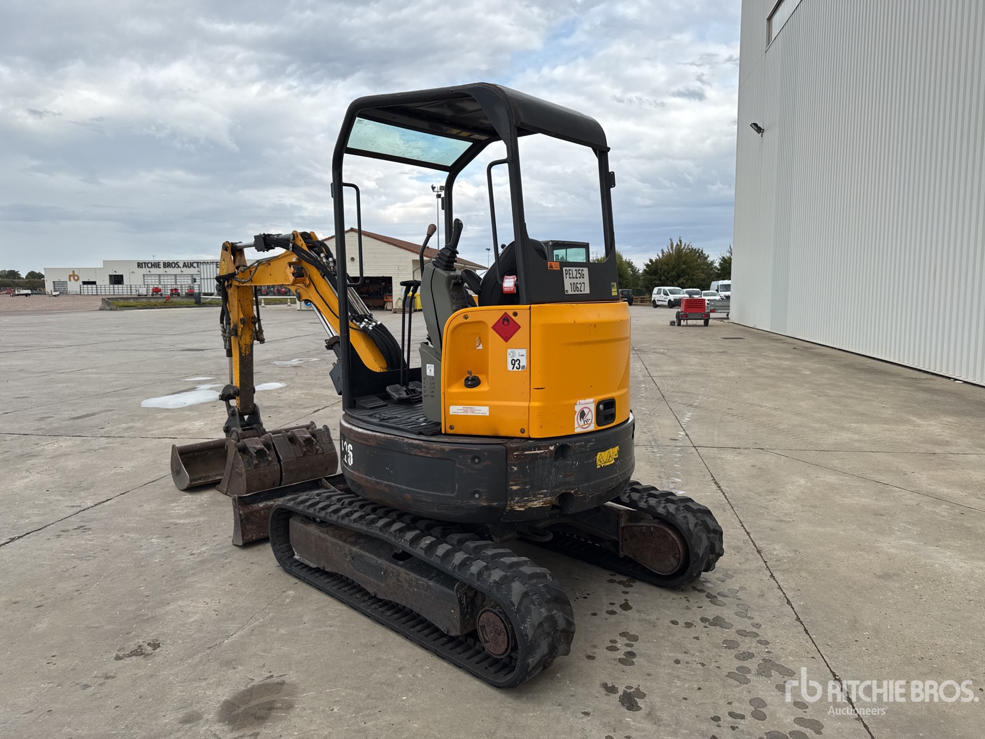 2017 Bobcat E26EM