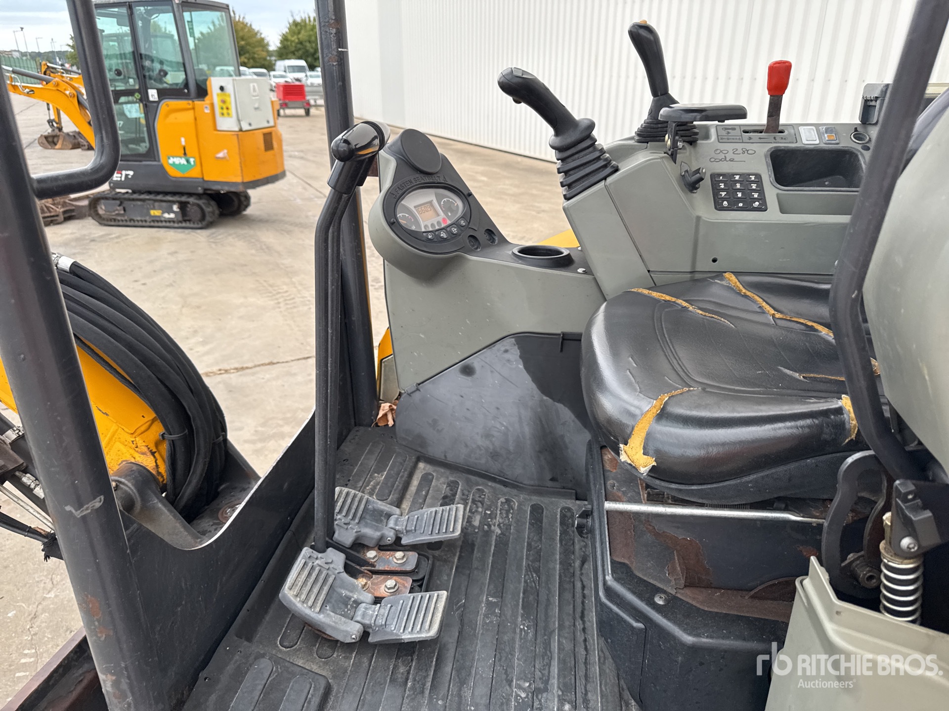 2017 Bobcat E26EM