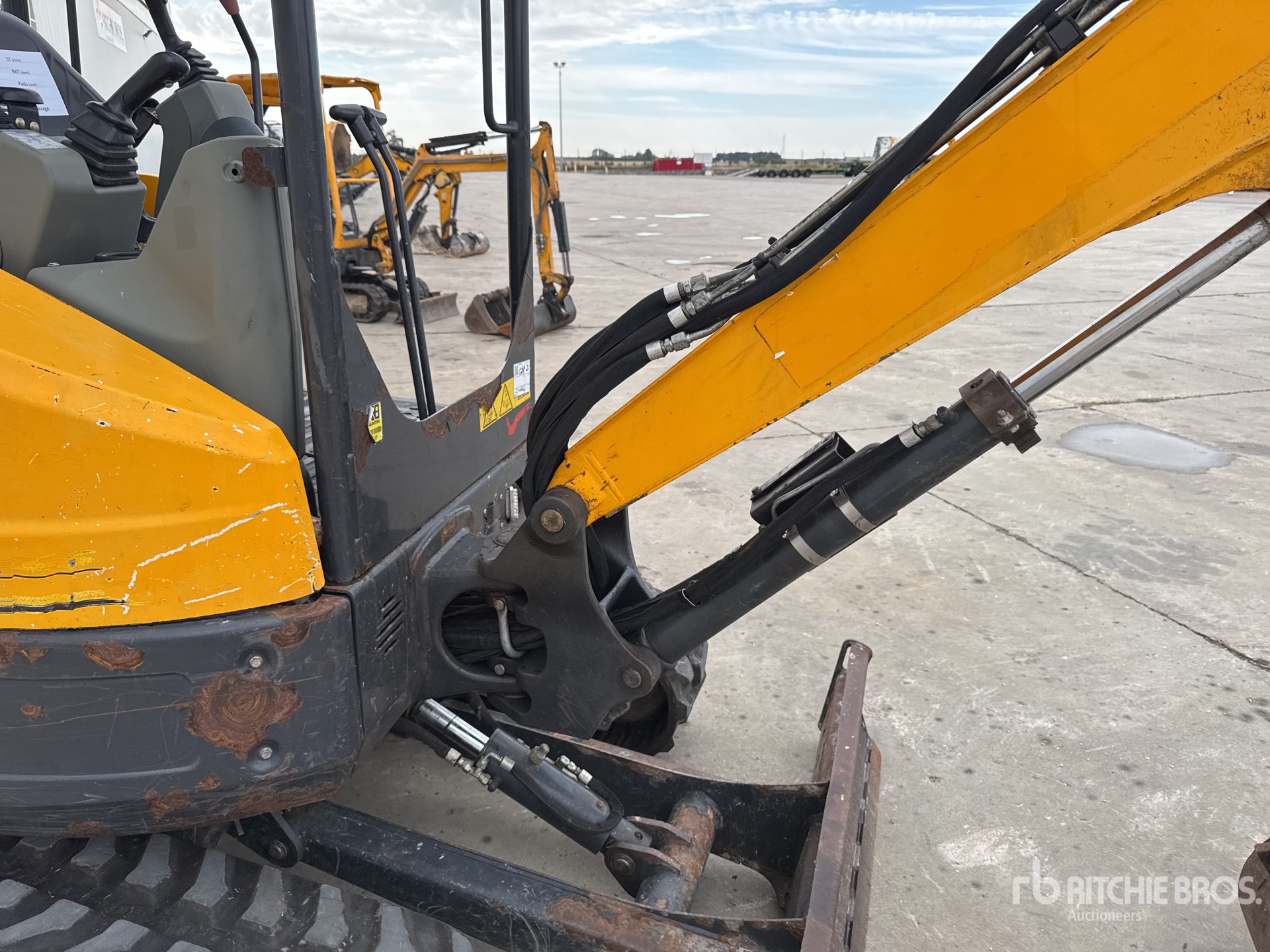 2017 Bobcat E26EM