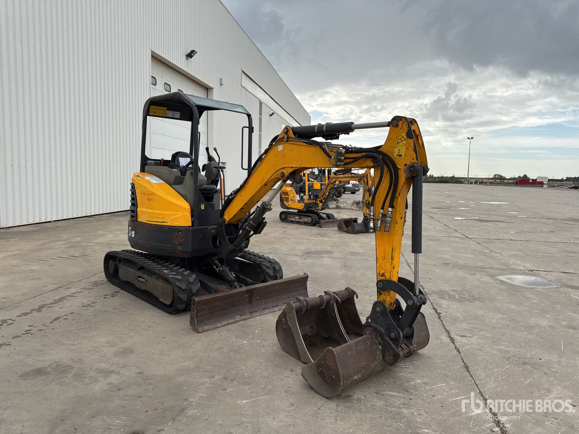 2017 Bobcat E26EM