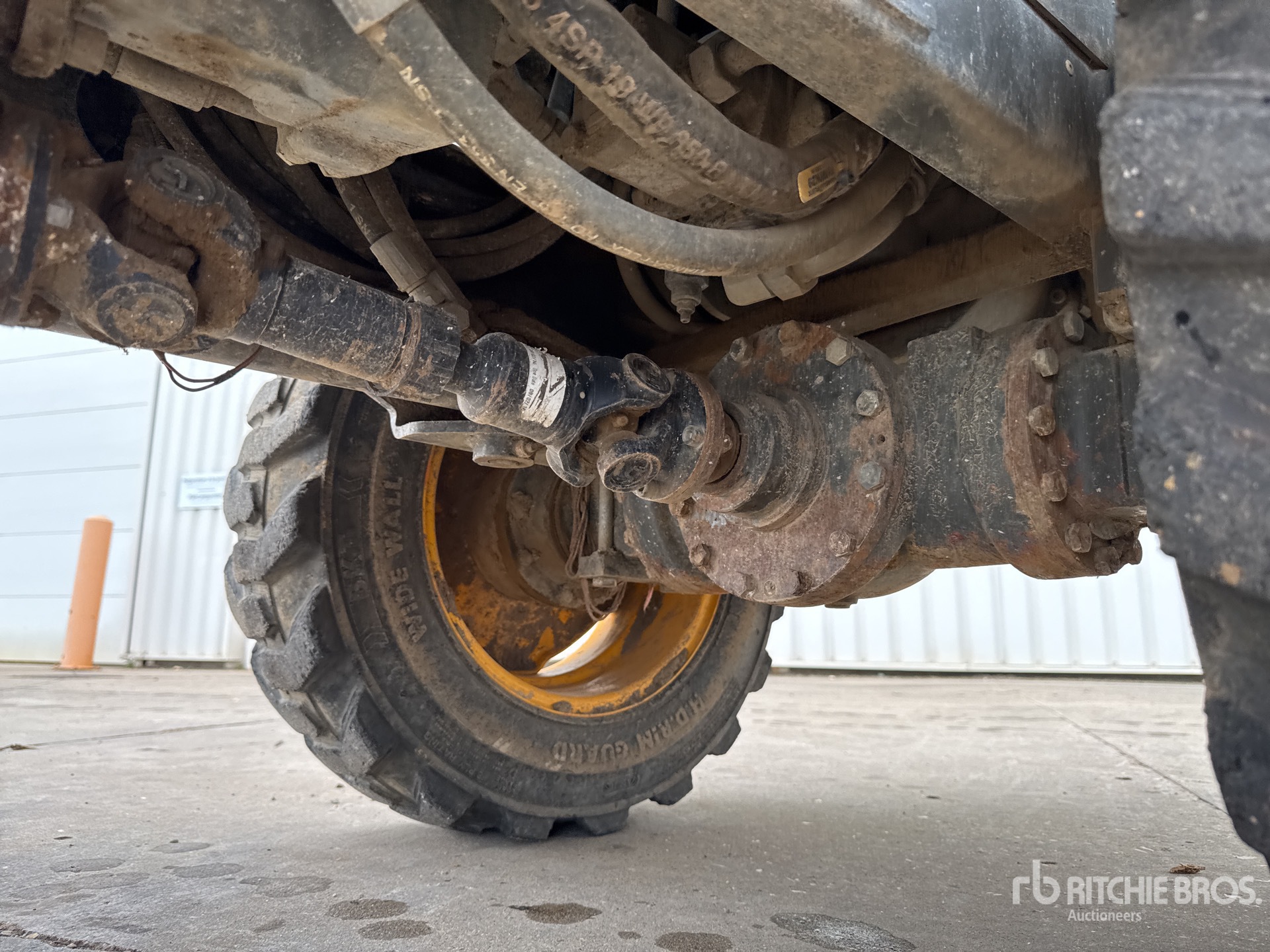 2016 Ausa D100AHG