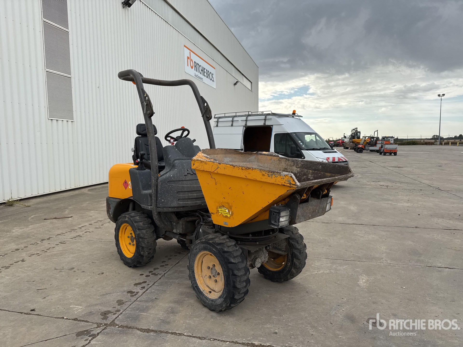2016 Ausa D100AHG