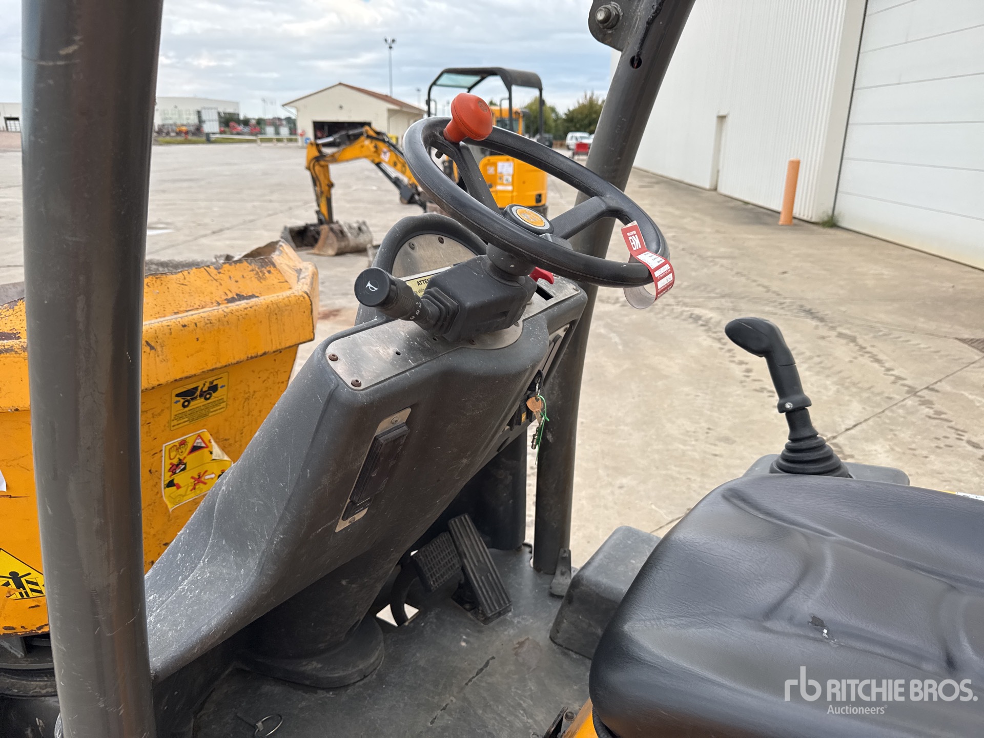 2016 Ausa D100AHG