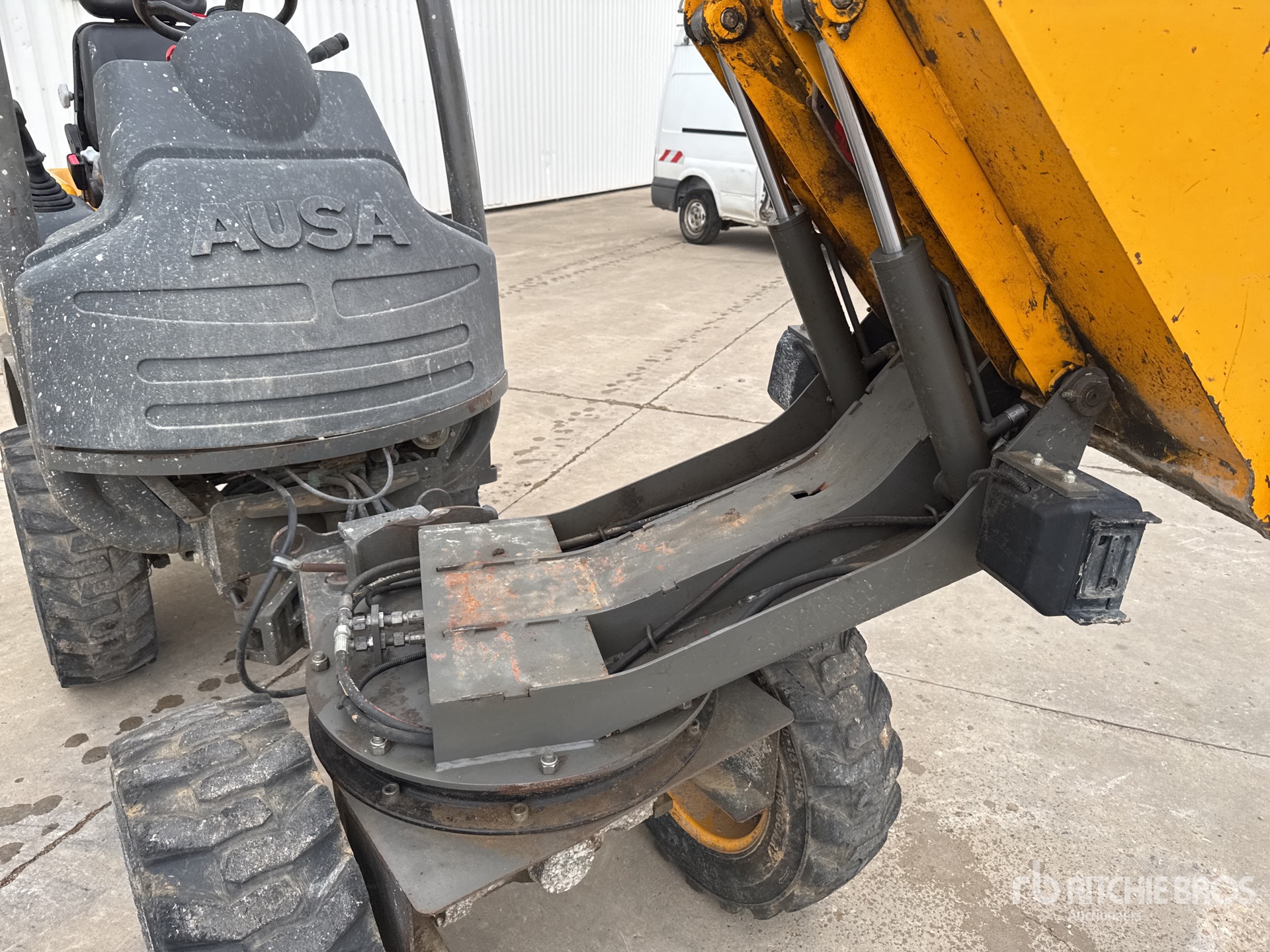 2016 Ausa D100AHG