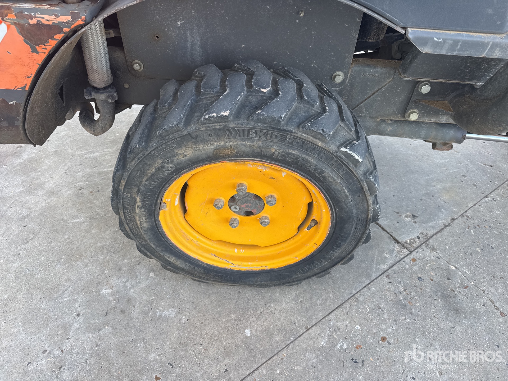 2016 Ausa D100AHG
