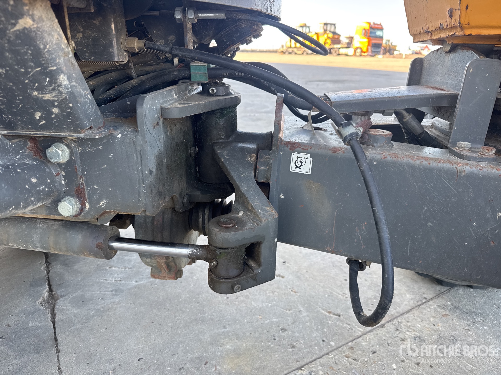 2016 Ausa D100AHG