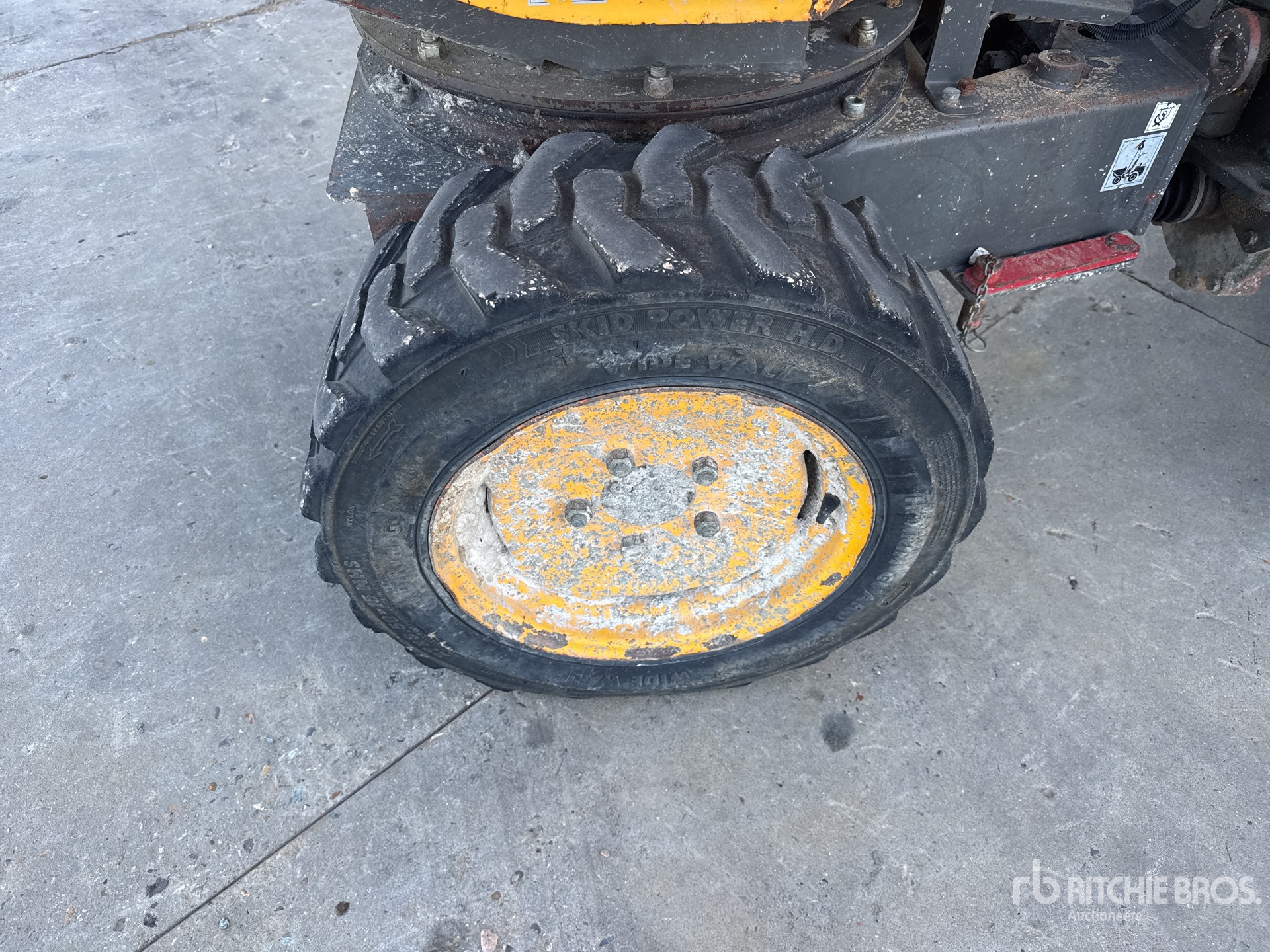 2016 Ausa D100AHG
