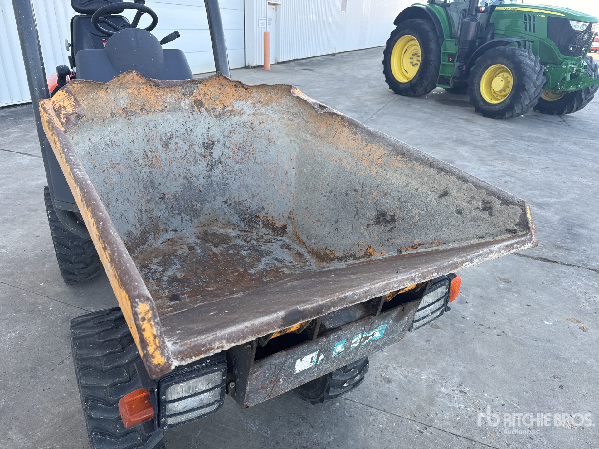 2016 Ausa D100AHG