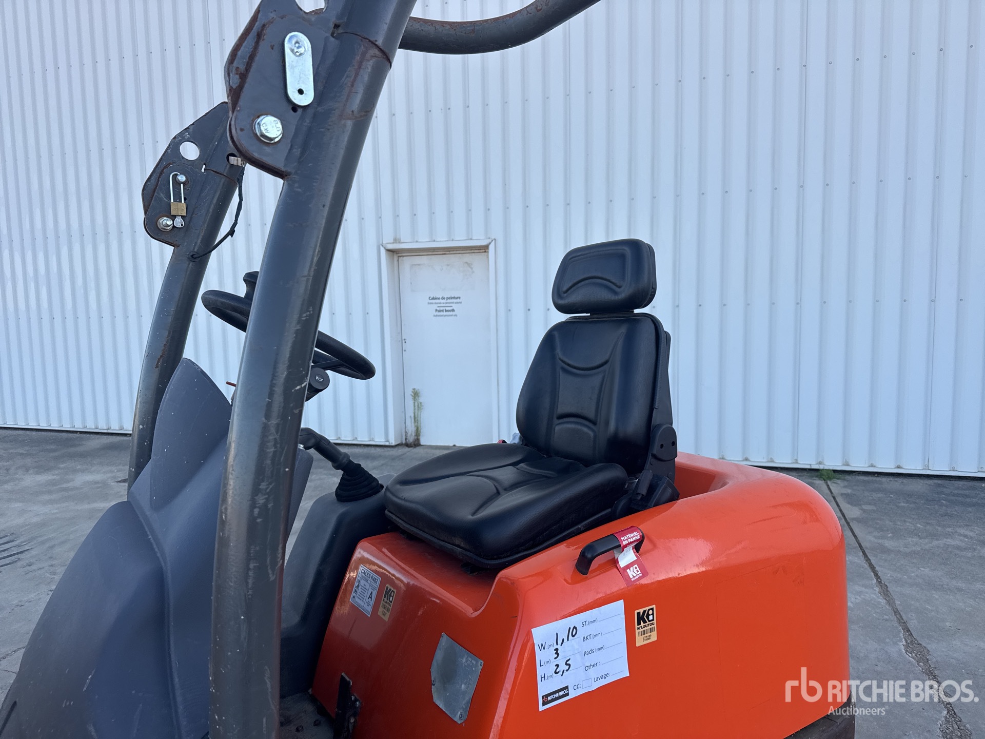 2016 Ausa D100AHG